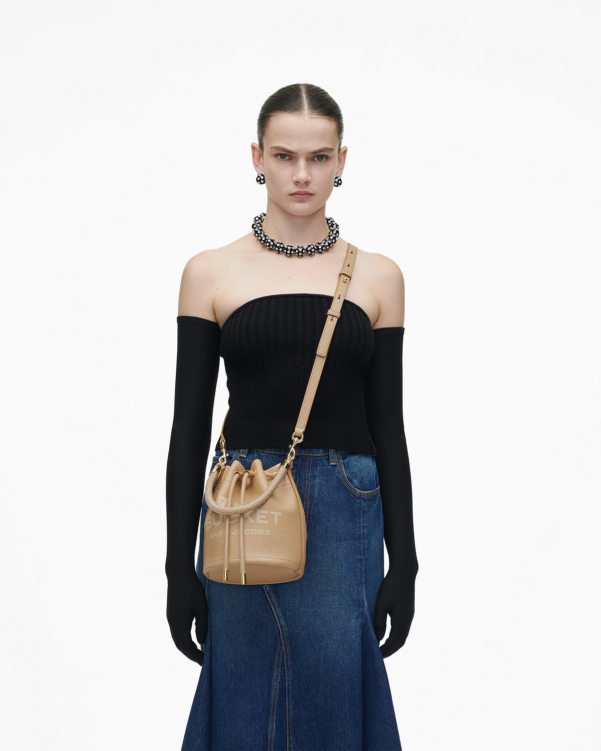 MARC JACOBS The Leather Bucket Bag MEDIUM BLACK